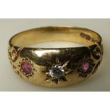 9CT GOLD 3 STONE GYPSY RING 2.84G GROSS