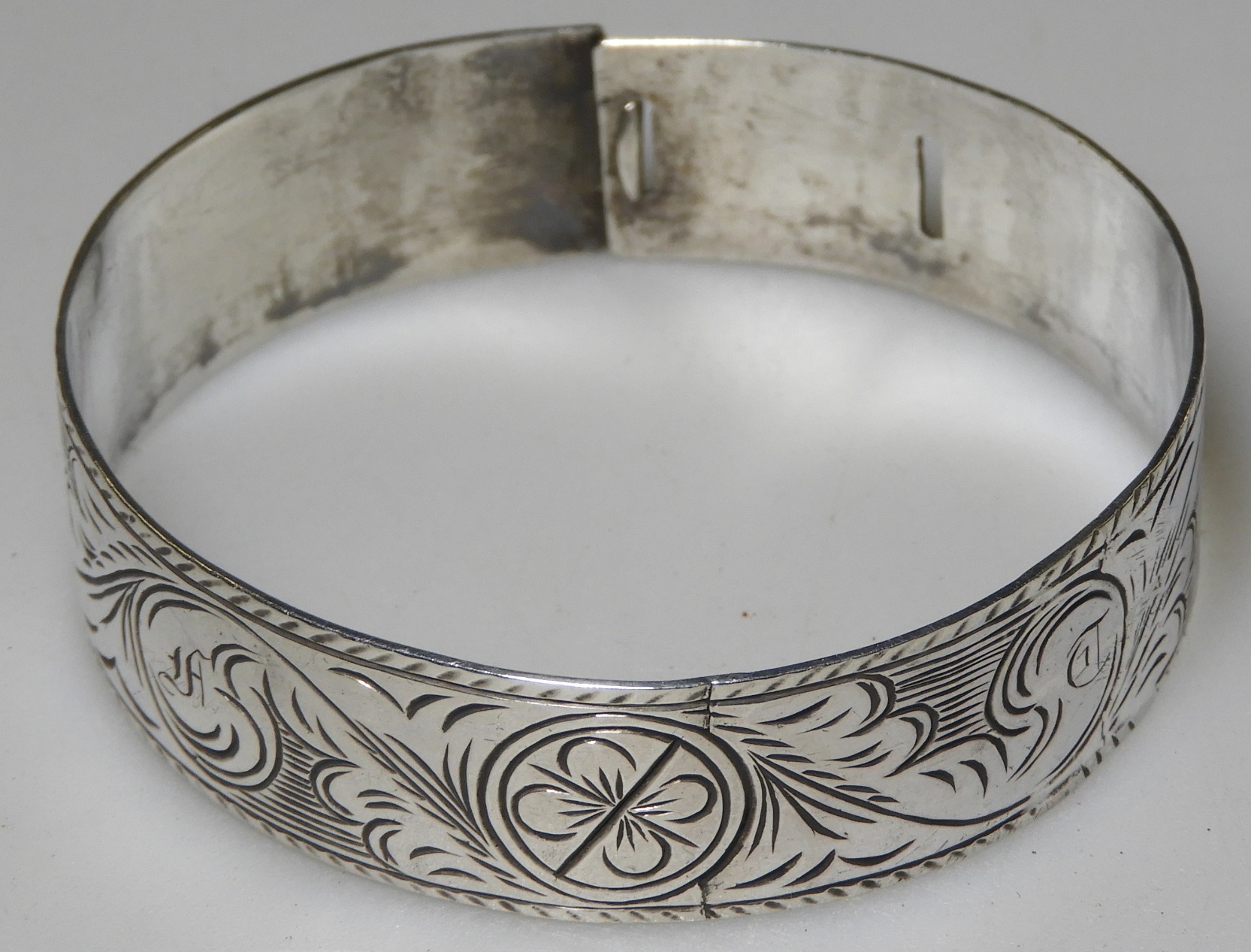 SILVER ENGRAVED BANGLE REPAIRED 20G