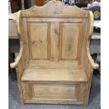PINE SMALL SETTLE WITH LIFT SEAT STORAGE 32'WX47'H
