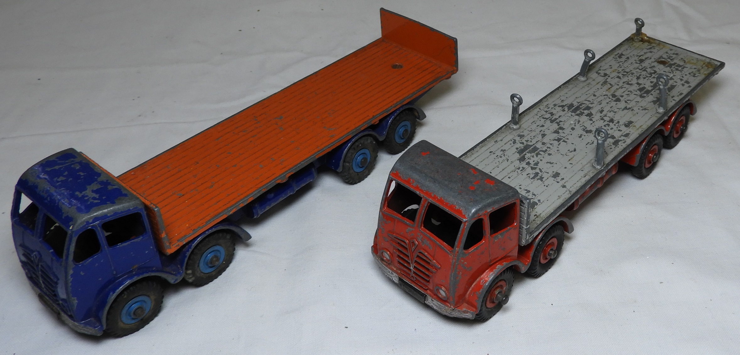 DINKY 2 FODEN LORRIES