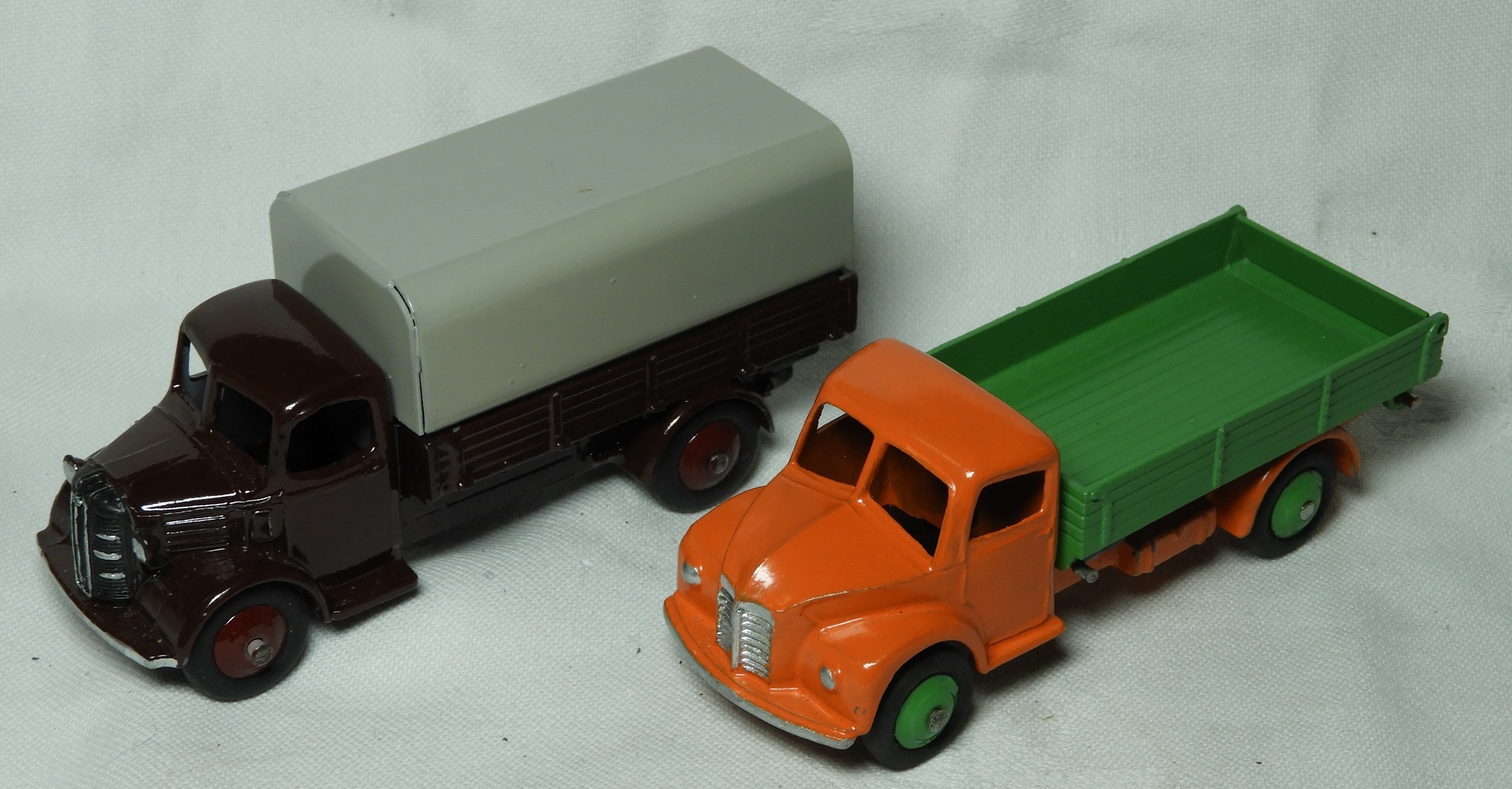 DINKY REAR TIPPER WAGON 30M & AUSTON COVERED WAGON 30S (RP)