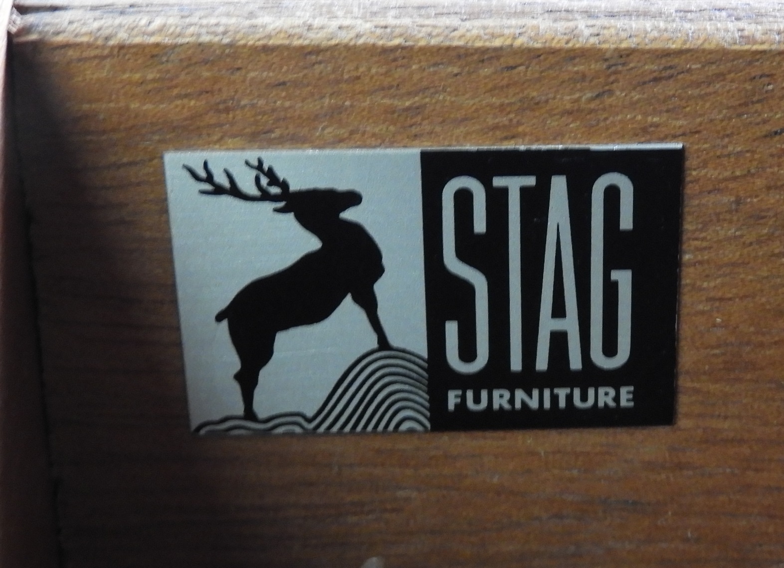 STAG TEAK CHEST OF 4 DRAWERS - Bild 2 aus 2