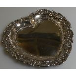 SILVER HEART SHAPED PIN DISH LEE & WIGFULL SHEFFIELD 1903 31.8G