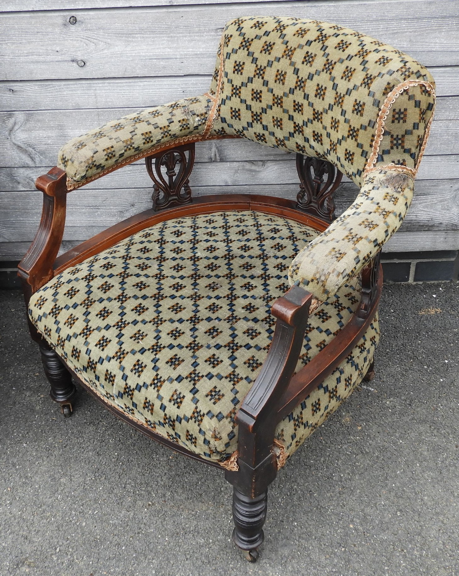 EDWARDIAN UPHOLSTERED HORSESHOE CHAIR