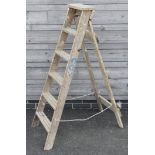 SMALL WOODEN STEP LADDER