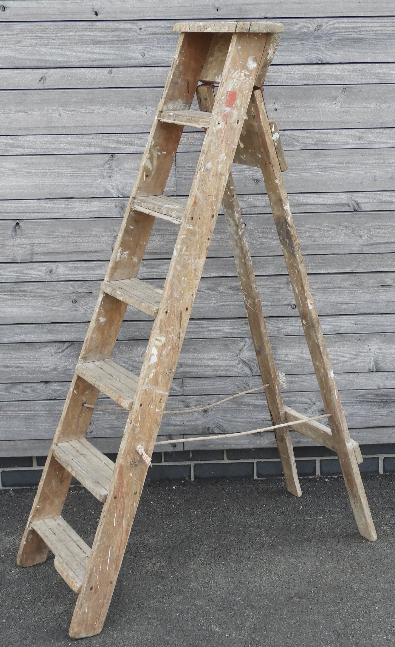 LARGE WOODEN STEP LADDER