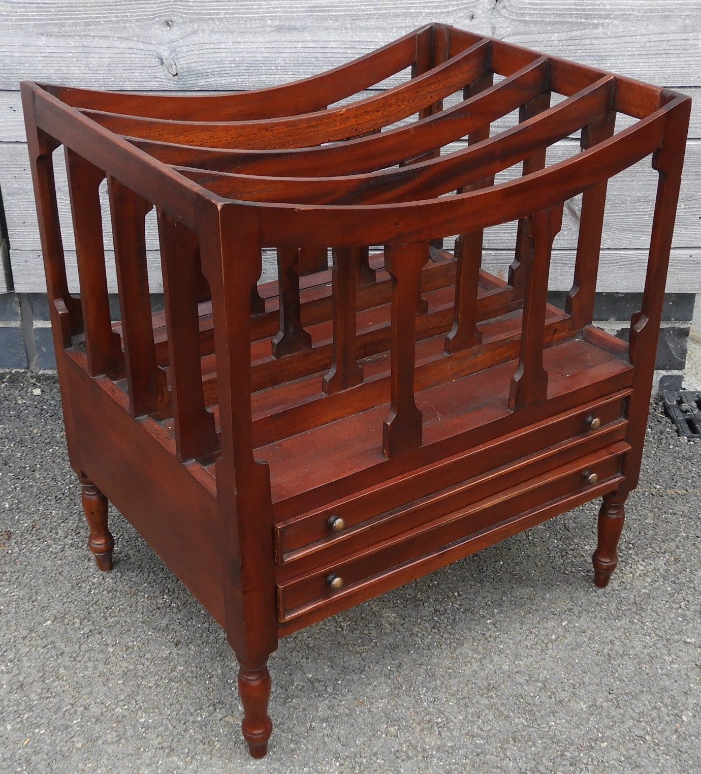 MAHOGANY REPRODUCTION CANTERBURY