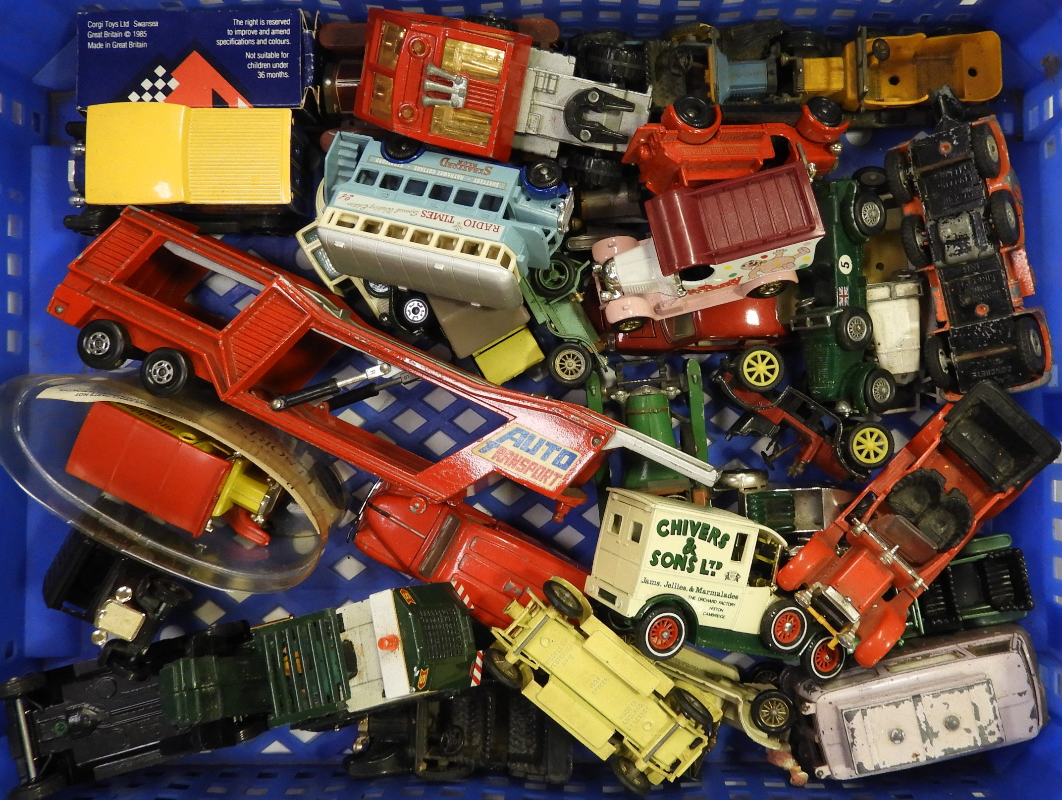 BOX ASSORTED DIECAST VEHICLES