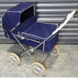 COMFIFIFOLDA SUPER SPRIT DOLLS PRAM