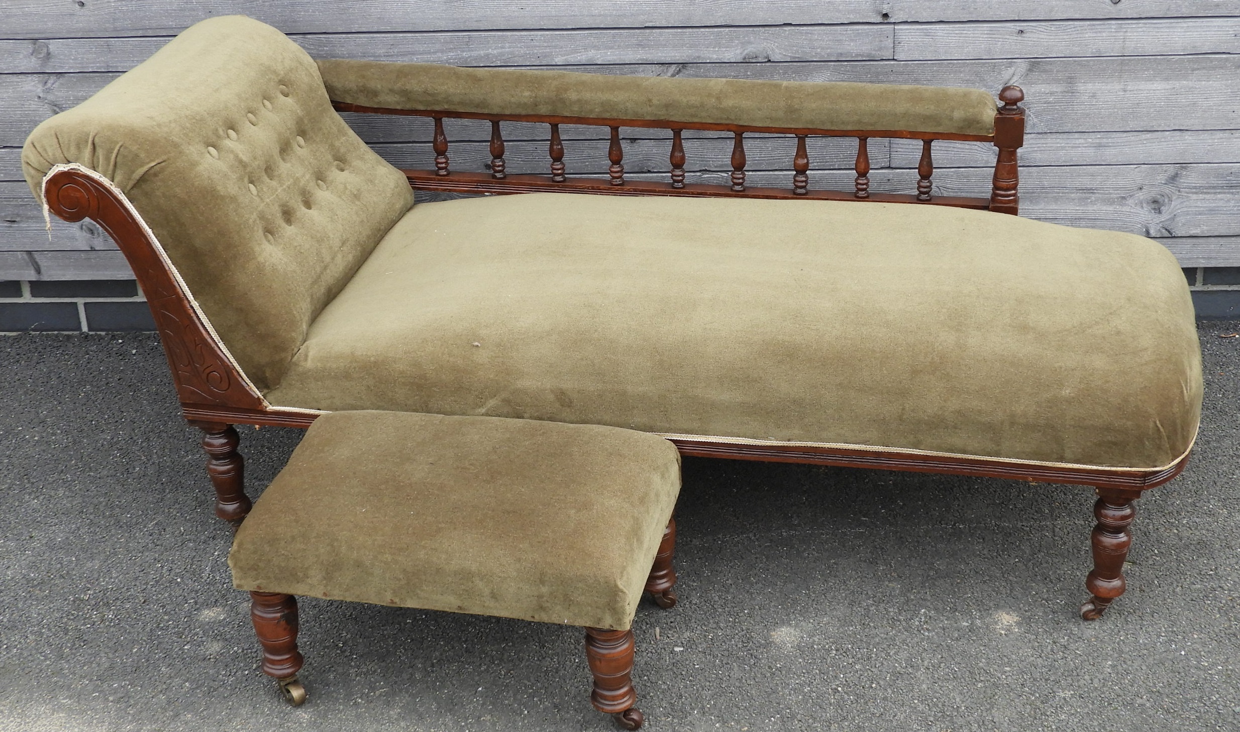 BUTTON BACK CHAISE LONGUE & A FOOTREST