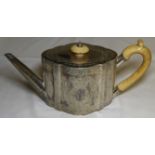 SILVER VICTORIAN ENGRAVED TEAPOT 461.7g GROSS