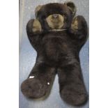 LARGE TEDDY BEAR 35' TALL