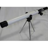 SMALL TELESCOPE TO STAND