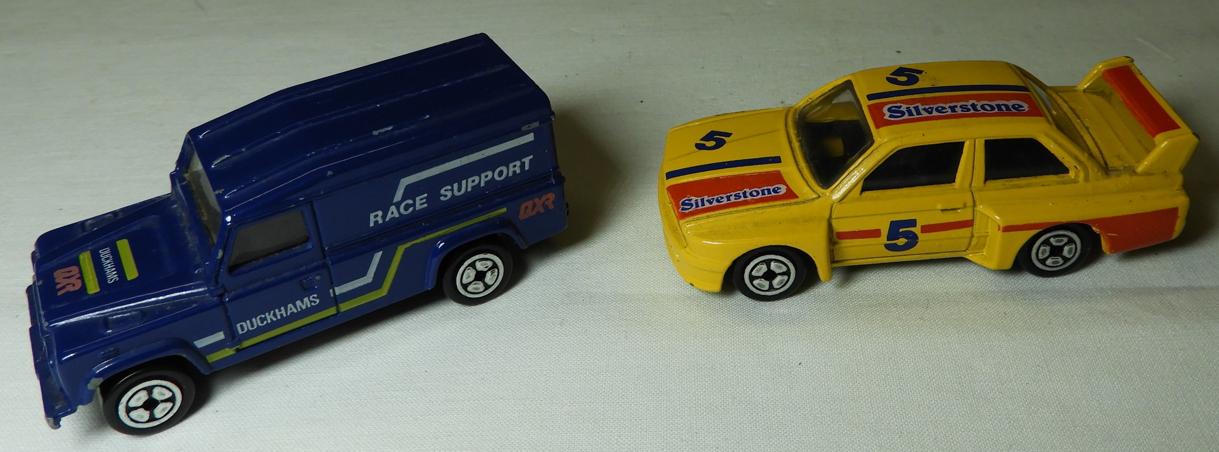 CORGI RACING CAR & SUPPORT LAND ROVER