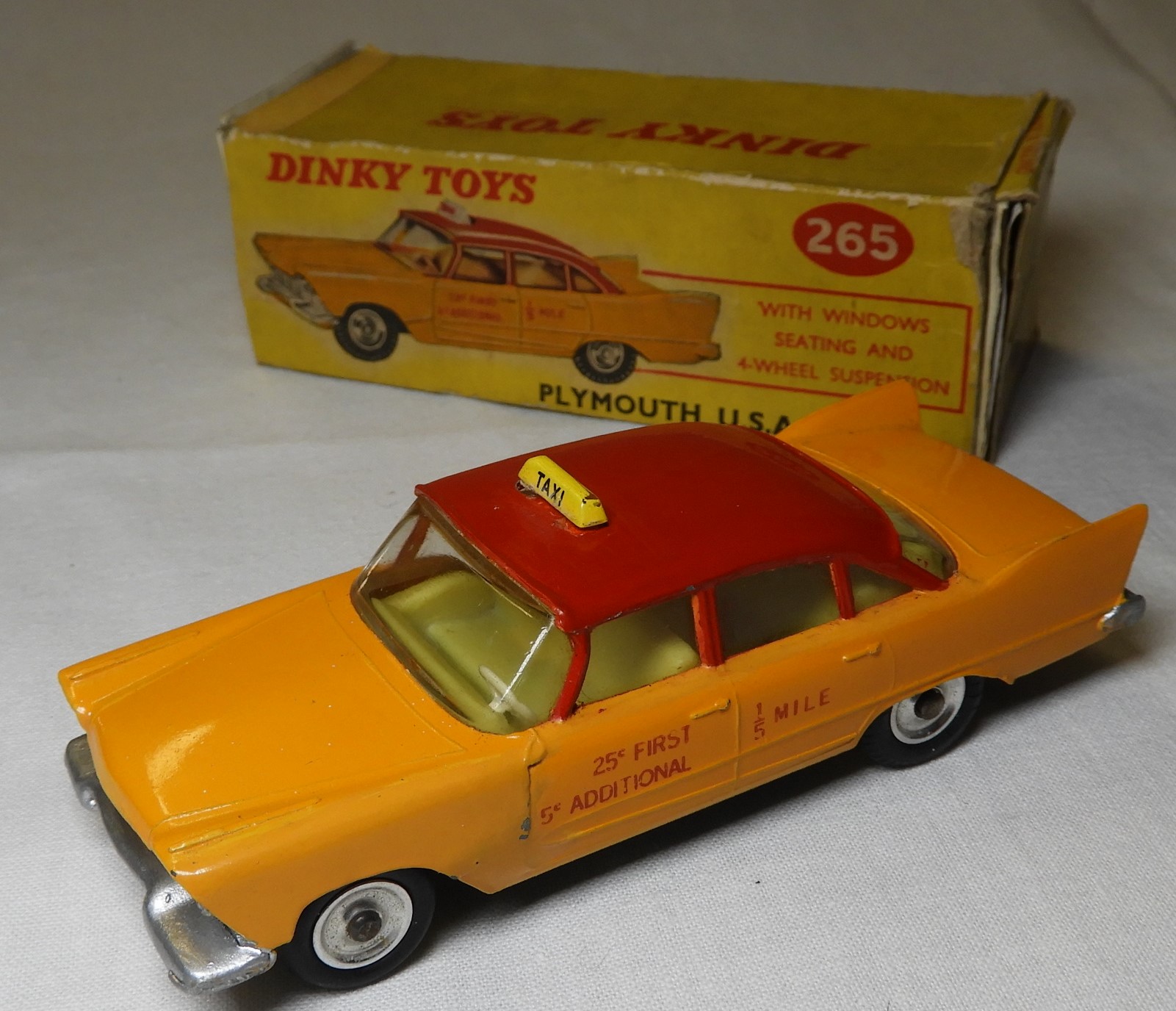 DINKY TOYS 265 PLYMOUTH USA TAXI YELLOW BOX