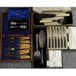 5 BOXED SETS CUTLERY