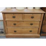 OAK CHEST OF 4 DRAWERS