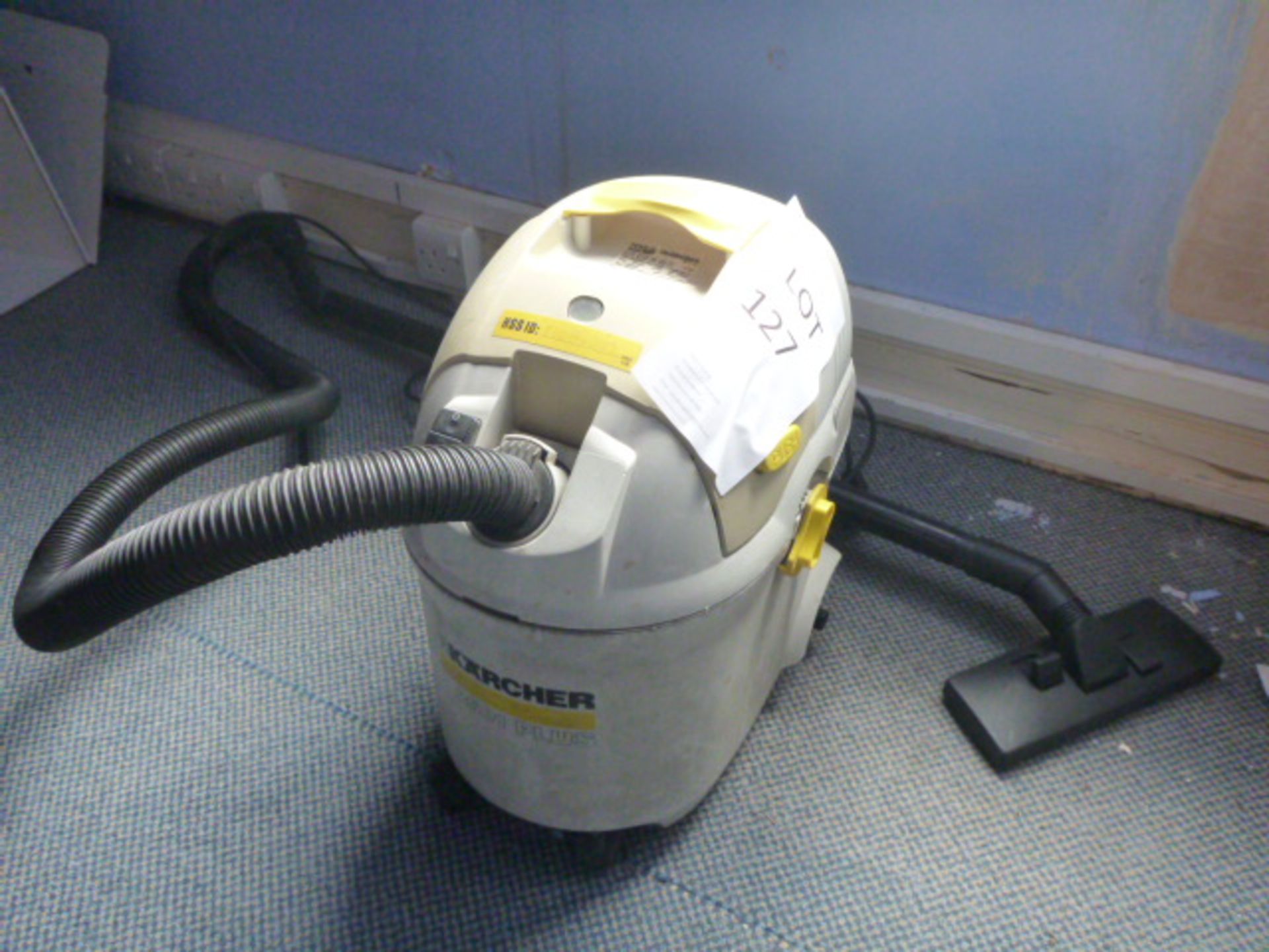 Karcher 2601 Plus Vacuum (Please Note this item is located in Warwick- Collection by Appointment