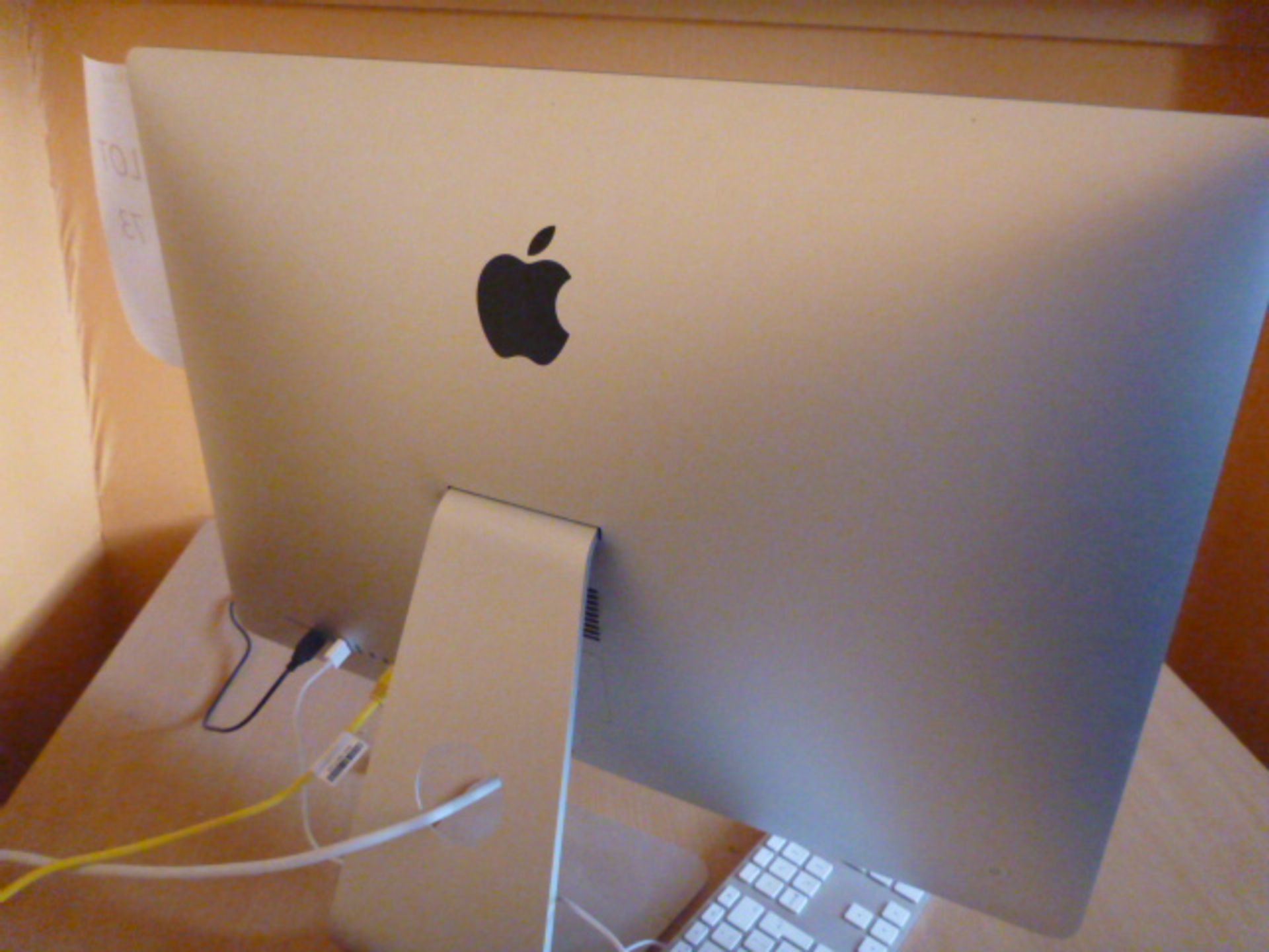 27" iMac Workstation 3.4GHz Intel Core i7, 16GB Ram, Late 2012 with Apple Keyboard and Mouse- This - Image 4 of 6