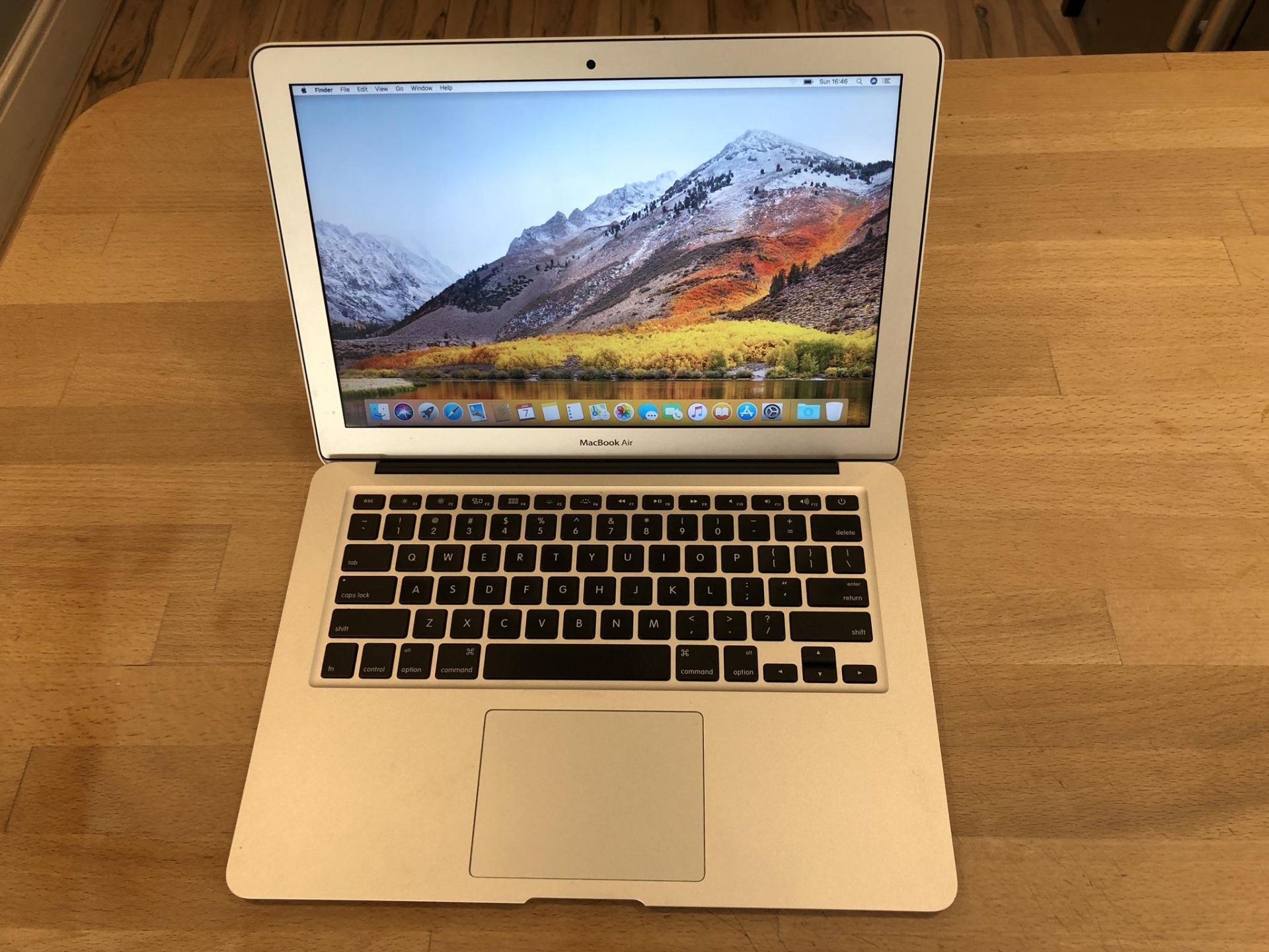 Apple Macbook Air