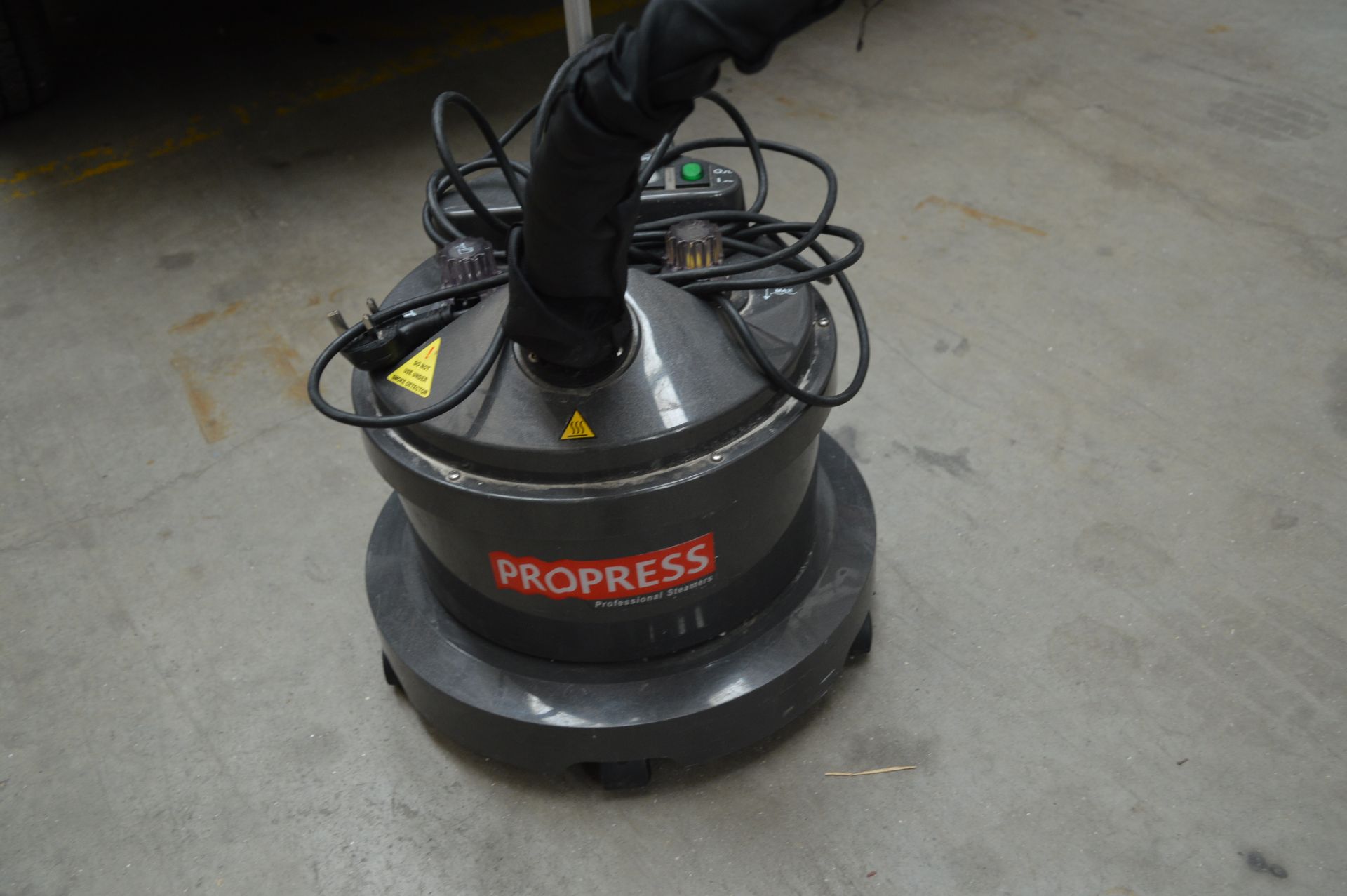 Propress Professional Steamer Model ME290 Serial No: 181429 (Please Note: item located in Andover - Image 3 of 9