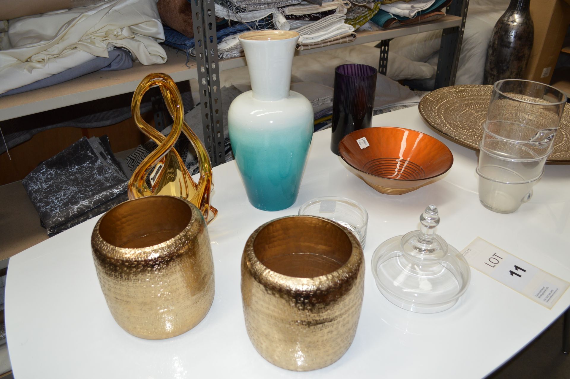 Various Vases & Decorative Bowls as Shown (Please Note: item located in Andover SP11. Collection - Bild 6 aus 9