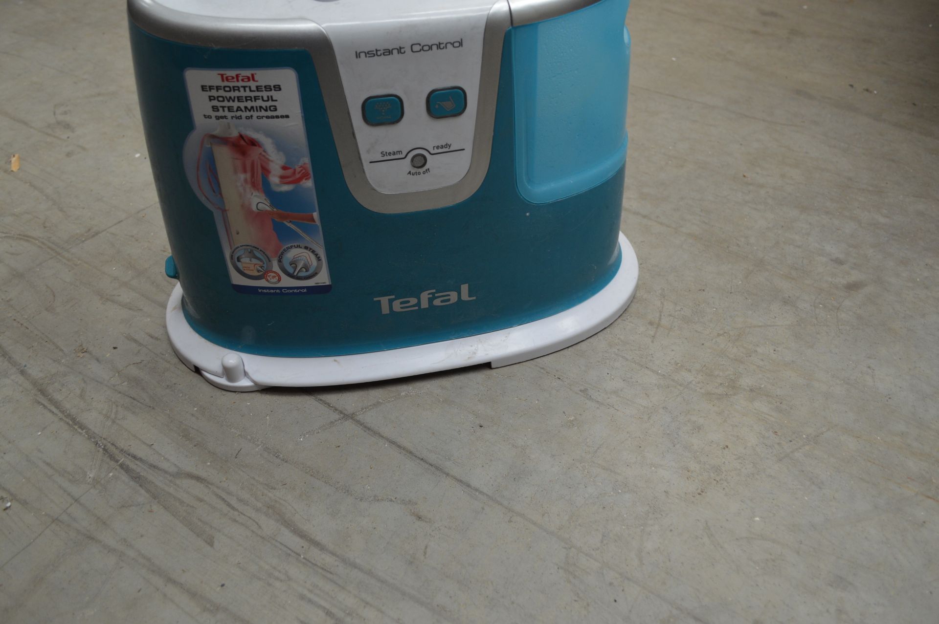 Tefal Instant Control Staem Iron (Please Note: item located in Andover SP11. Collection by - Image 5 of 8