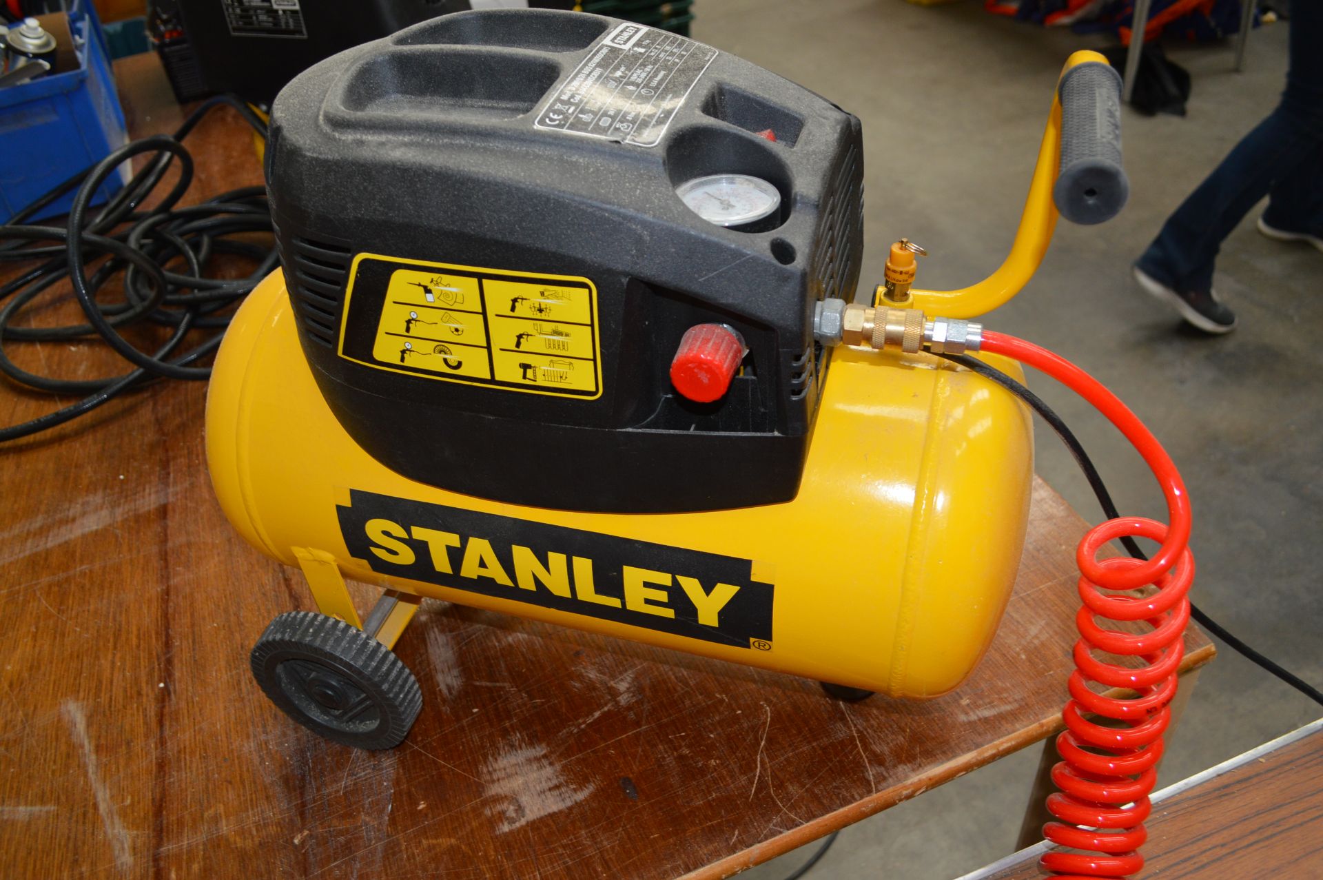 Stanley Compressor Model D/200/8/24 Receiver Mounted (Please Note: item located in Andover SP11. - Image 5 of 6