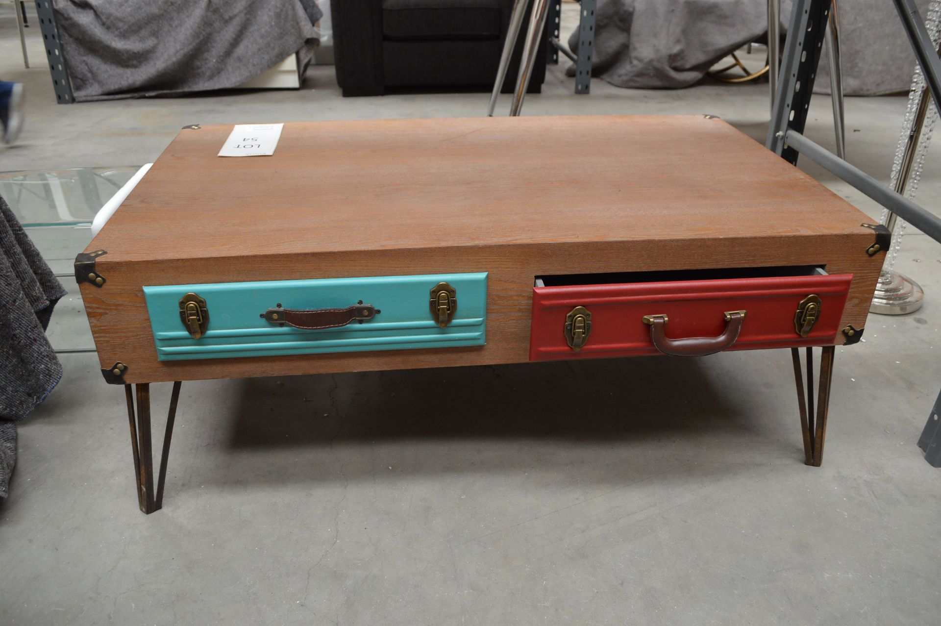 Suitcase Coffee Table Size: 120L x 70W x 47H (Please Note: item located in Andover SP11. - Bild 6 aus 6