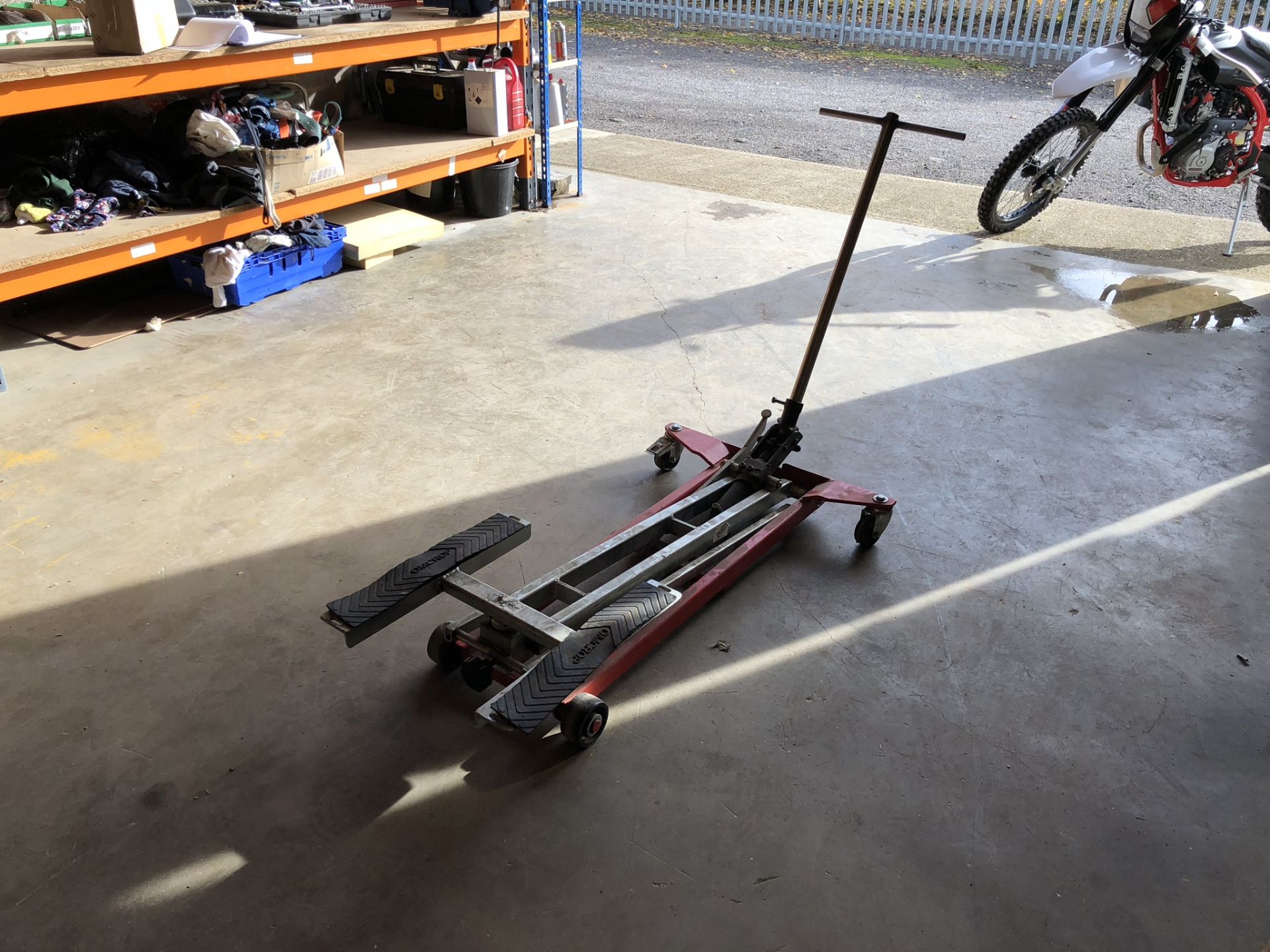 Om Crop Hydraulic Quad Bike Lifter (28a) (Please Note: item located in Andover SP11)(Collection by - Image 3 of 5