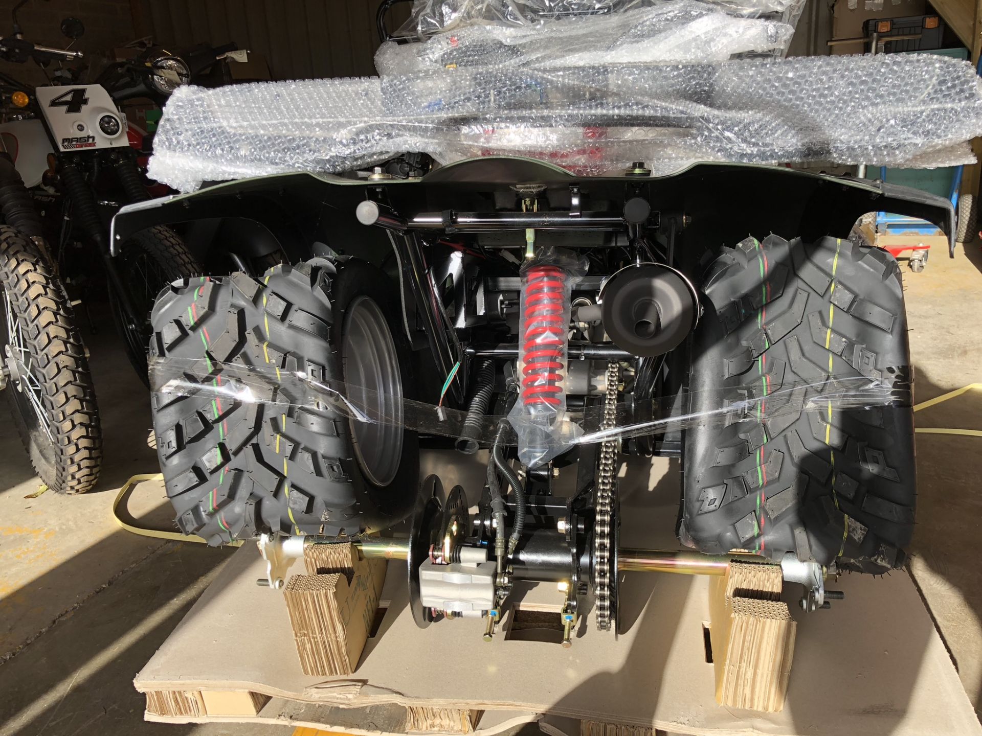 NF 150 Automatic Quad Bike Red/Green Frame No: H000013 Engine No: NF1 08027 1.70 x 1.07 x 0.75m Nett - Image 10 of 18