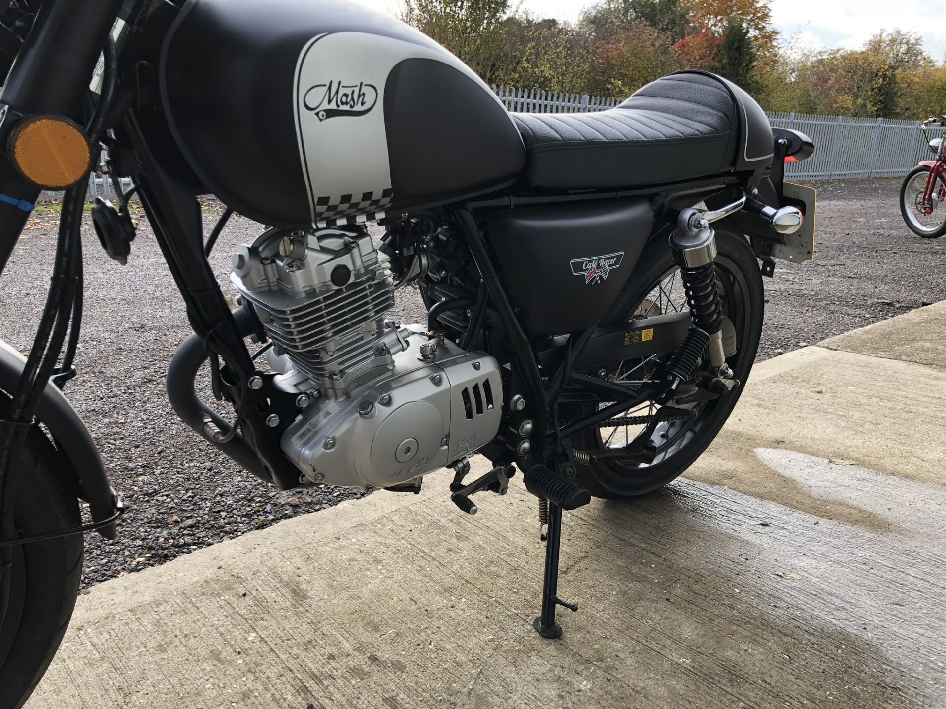 Mash Black Cafe Racer 125cc Motorcycle Engine: Single Cylinder Air Cooled S.O.H.C 124cc Electronic - Image 8 of 18