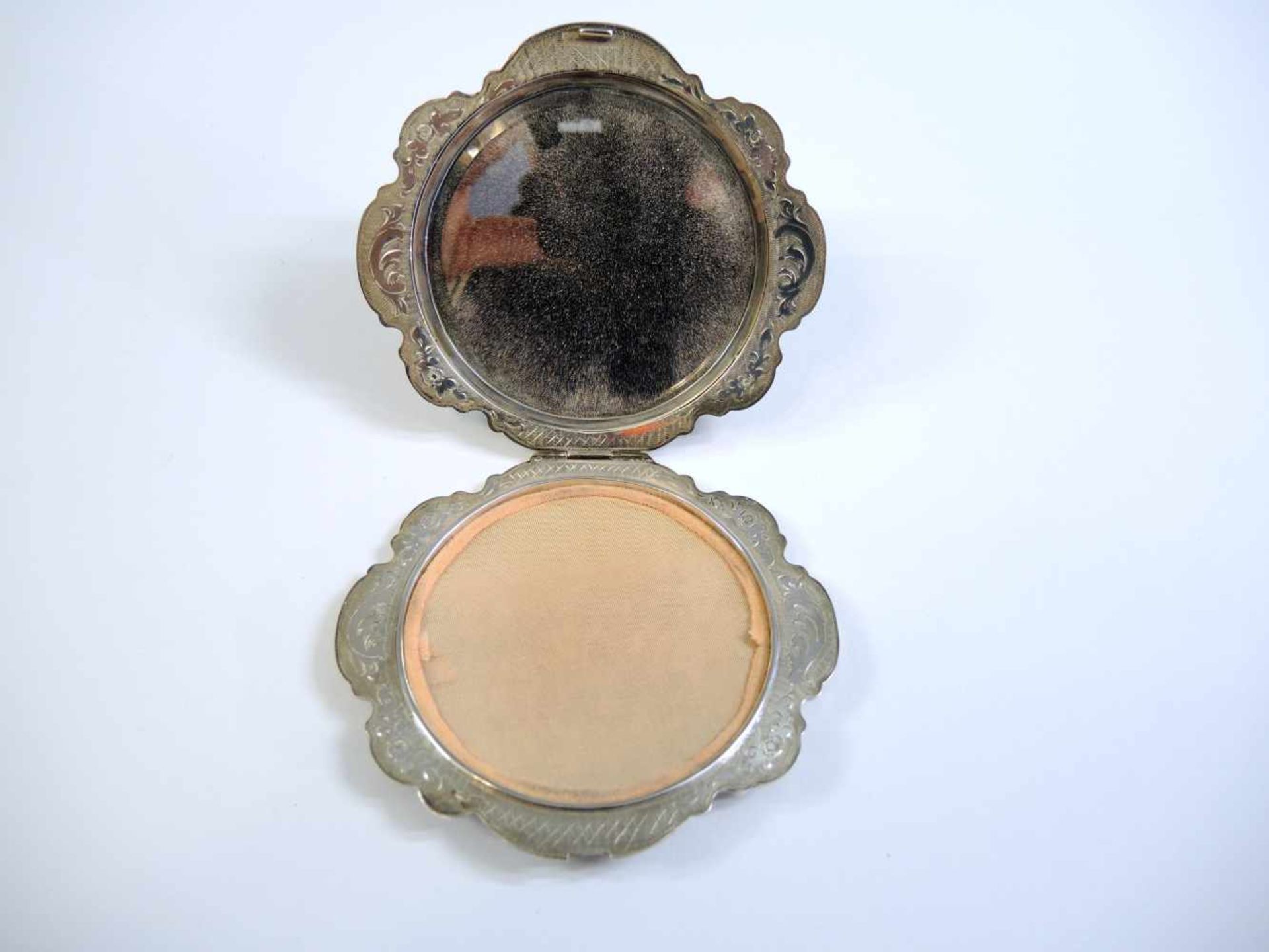 Prunkvolle Puderdose Sterling Silber, inwendig mit Spiegel und feiner Ziselierung in barocker - Bild 3 aus 3