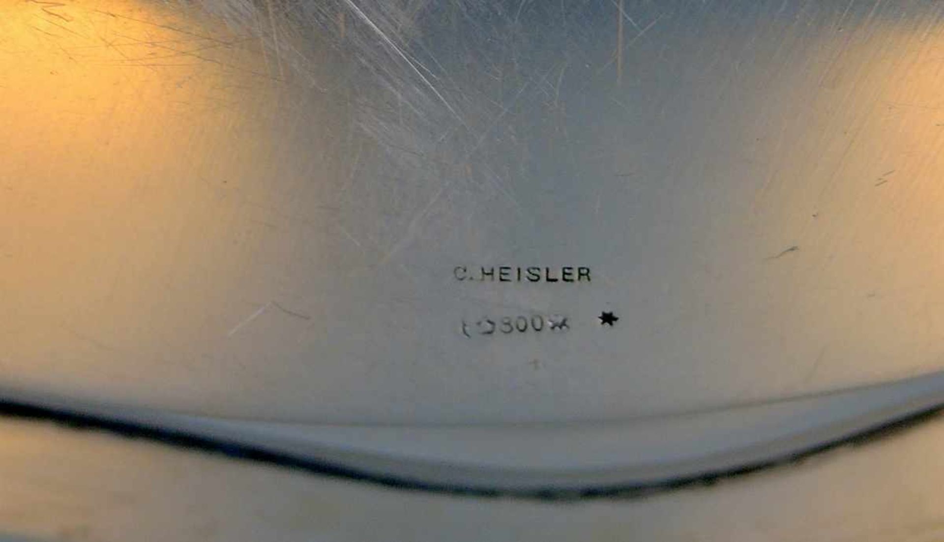 Großes Silber-Tablett Silber 800, am Boden mit Feingehaltsstempel, Halbmond und Krone sowie - Bild 2 aus 2
