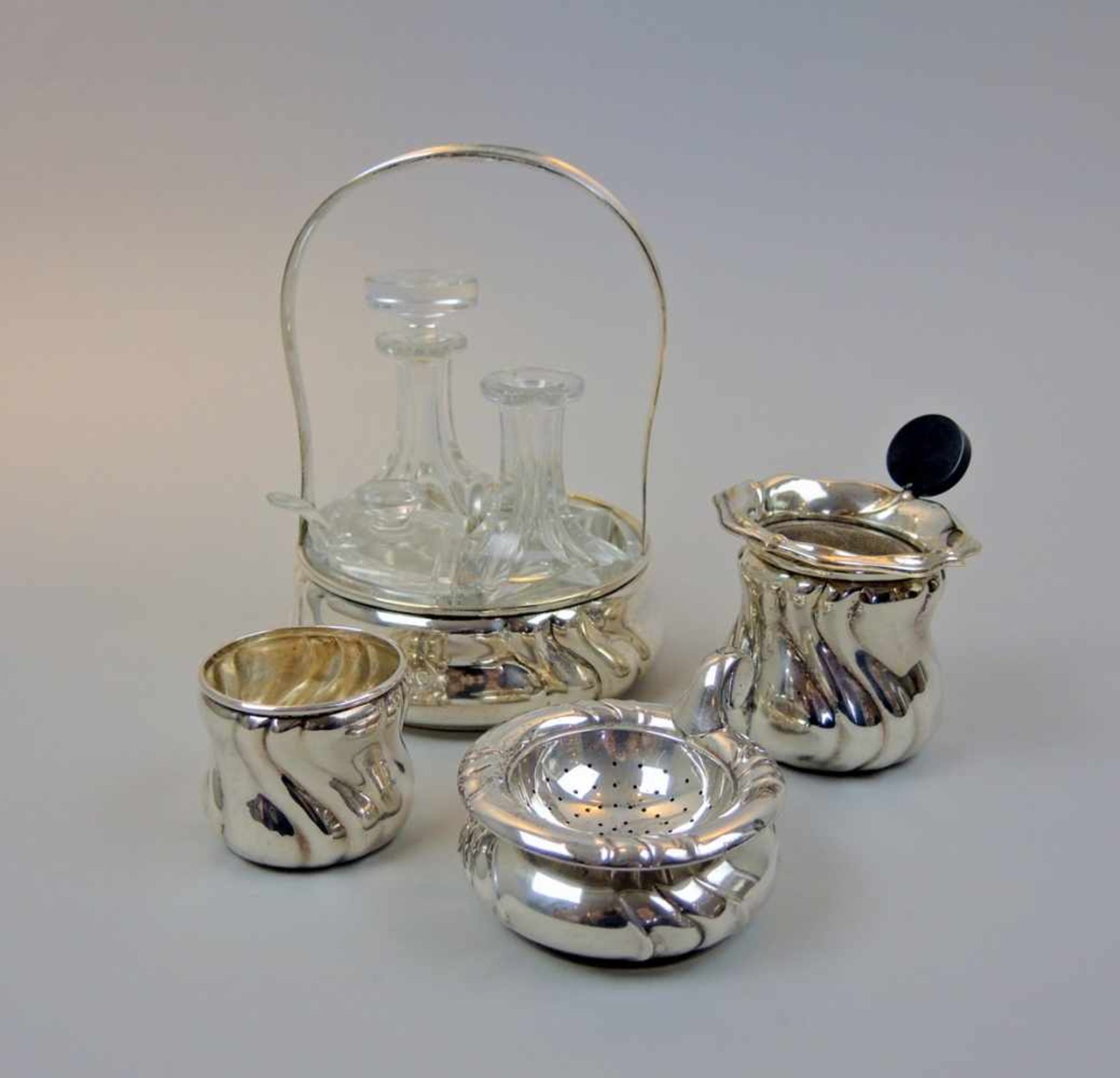 Silber-Konvolut Silber 830/835, Klarglas, jeweils mit Feingehaltsstempel, Halbmond und Krone sowie