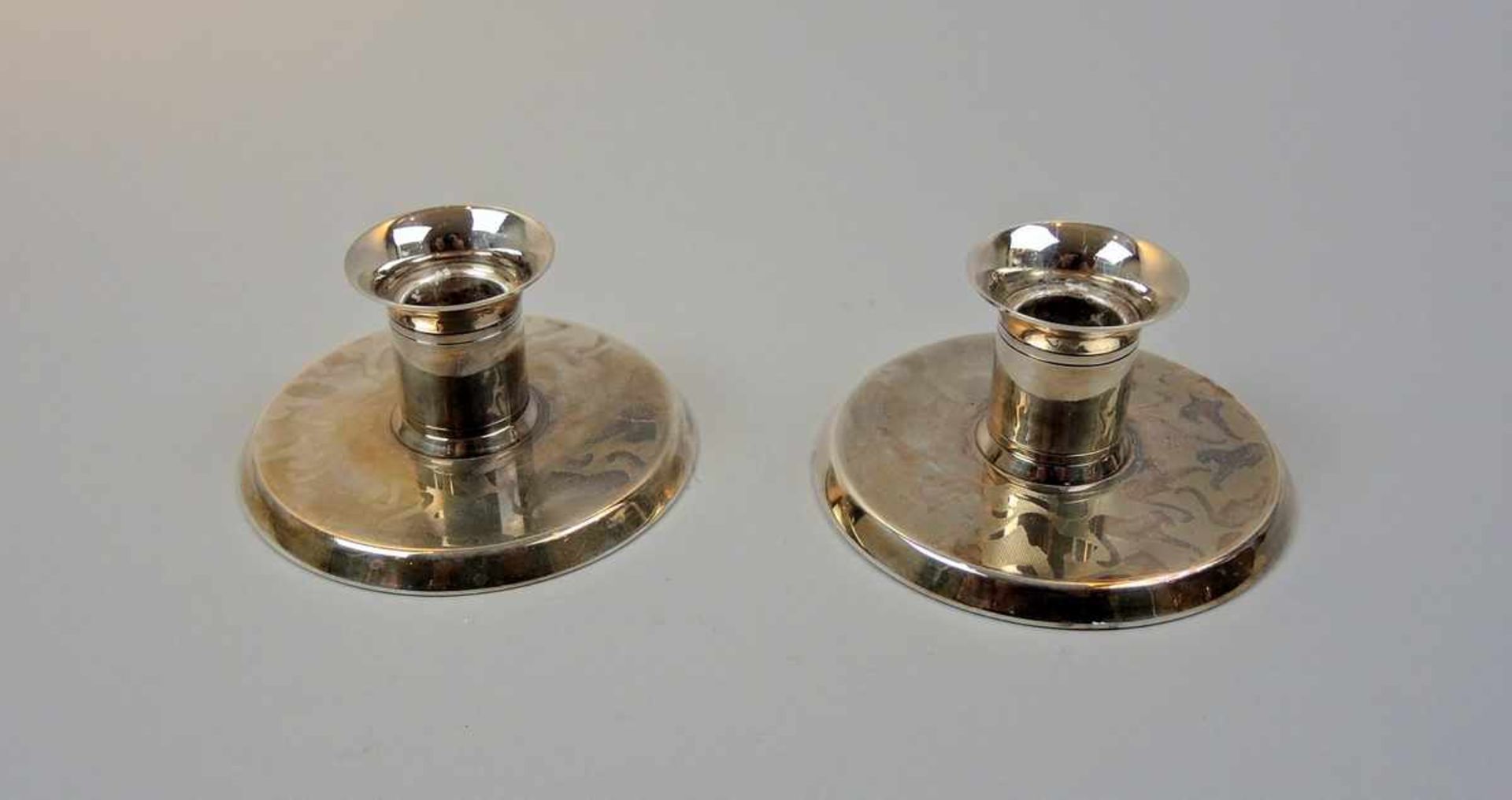 Cartier, Paar einflammige Kerzenständer Sterling Silber 925, weighted, jeweils am Boden mit
