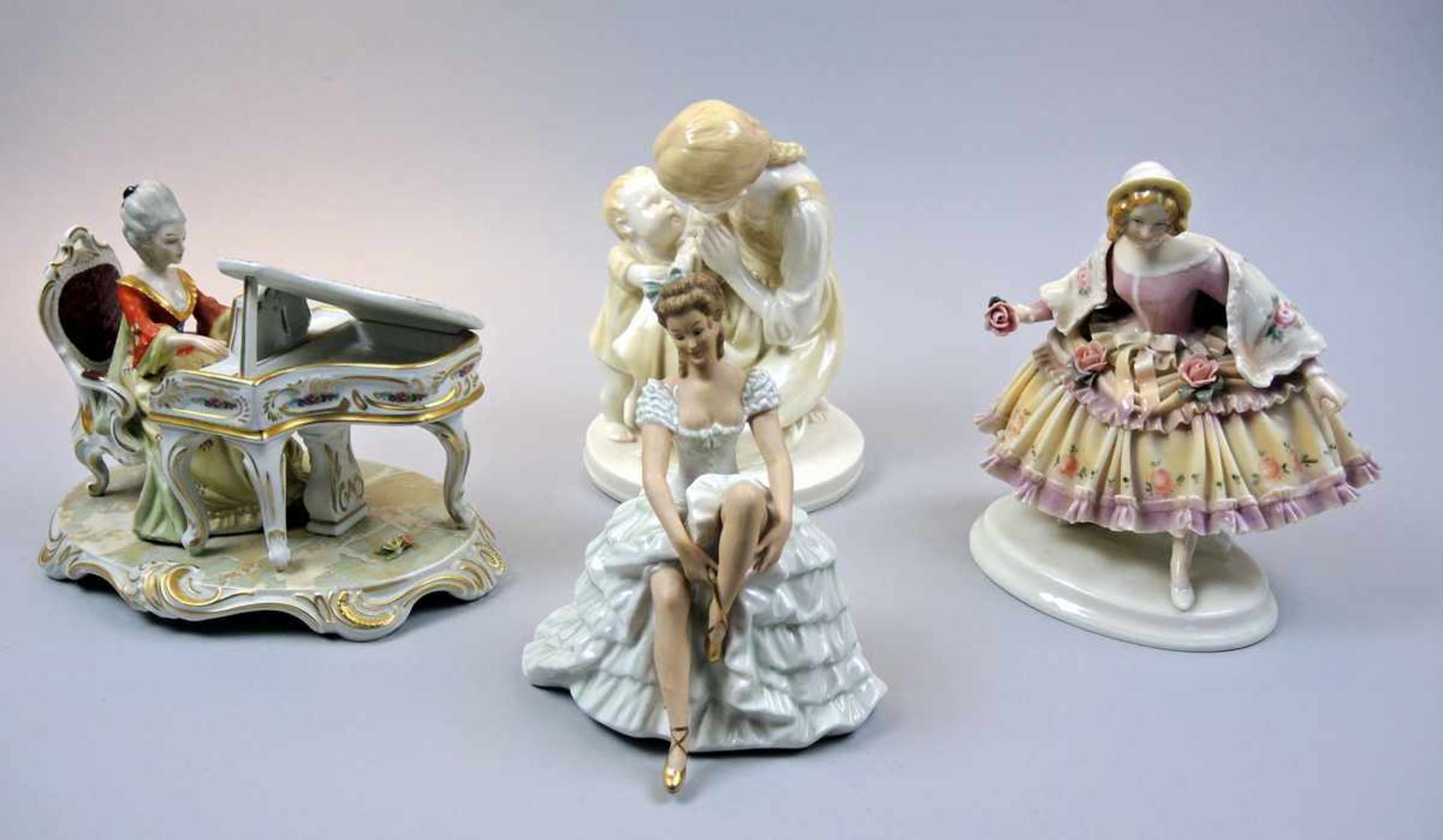 Sammlung von Porzellanfiguren Porzellan, jeweils am Boden markiert (Sandizell, Passau-Modellnr.