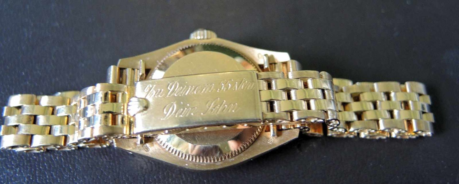 Rolex, Date Just Damenuhr 18 K. Gold, mit goldfarbenem Ziffernblatt und Monogramm auf der - Bild 4 aus 4