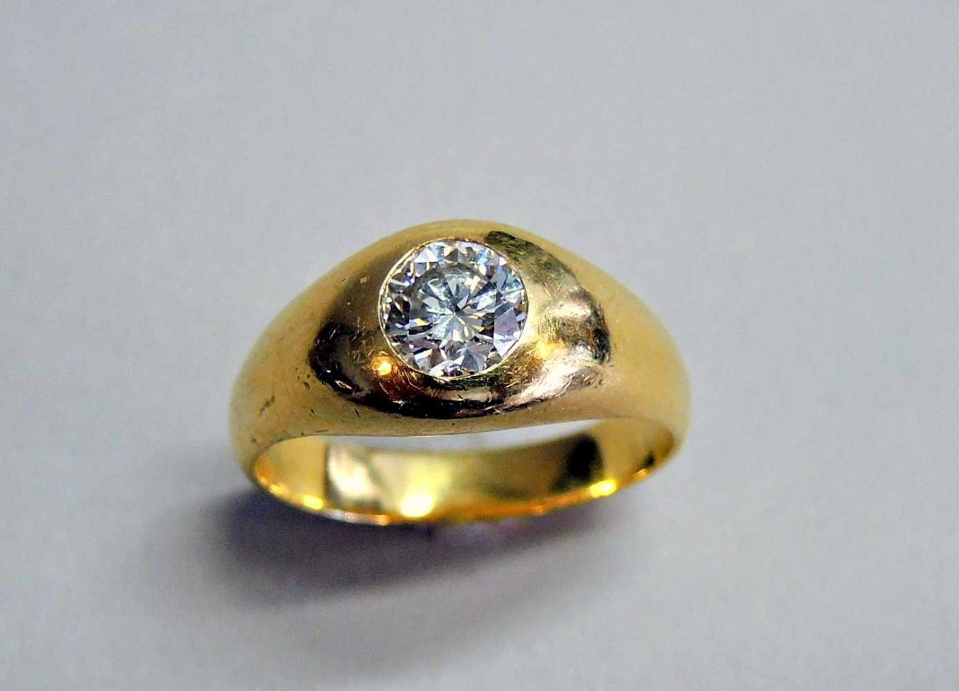 Diamant-Ring 18 K. mit Diamantbesatz von ca. 1,5 ct., Wesselton. Guter Zustand - Bild 2 aus 2