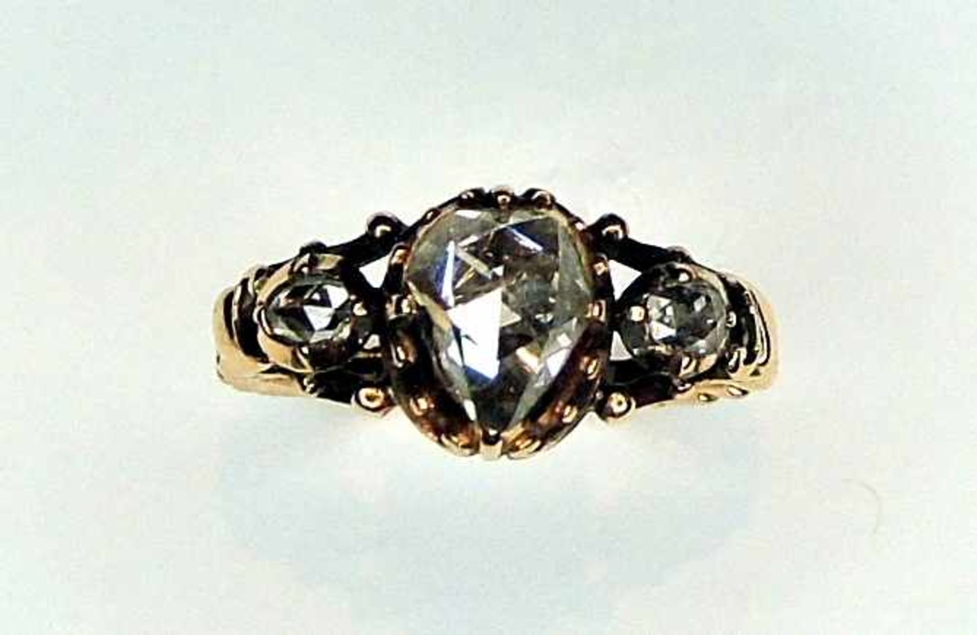 Feiner, barocker Diamant-Ring14 K. Gelbgoldfassung. Mit navetteförmiger Diamantrose von ca. 1 ct.