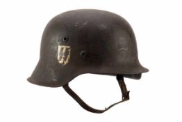 Waffen-SS- Stahlhelm mit Abzeichen, Helm mit Innenfutter.