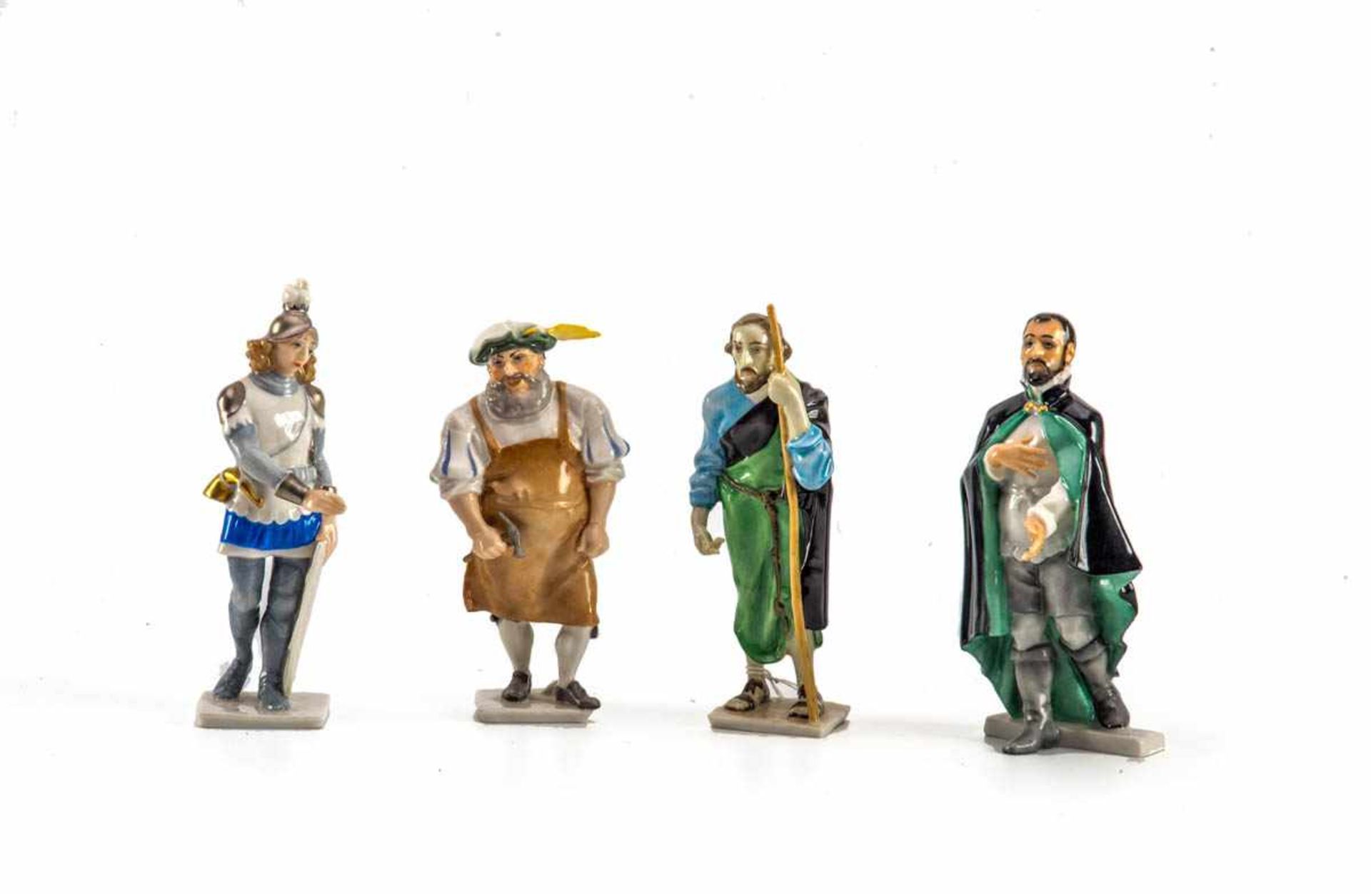 4 Figuren aus der Wagner Opern, Hutschenreuther Entw. Wolfgang Stefan. Unter der Glasur polychrom