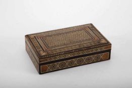Briefschatulle, Vorderer Orient Hartholz, allseitig mit Mosaik- Intarsien aus Bein und Perlmutt. 6,5