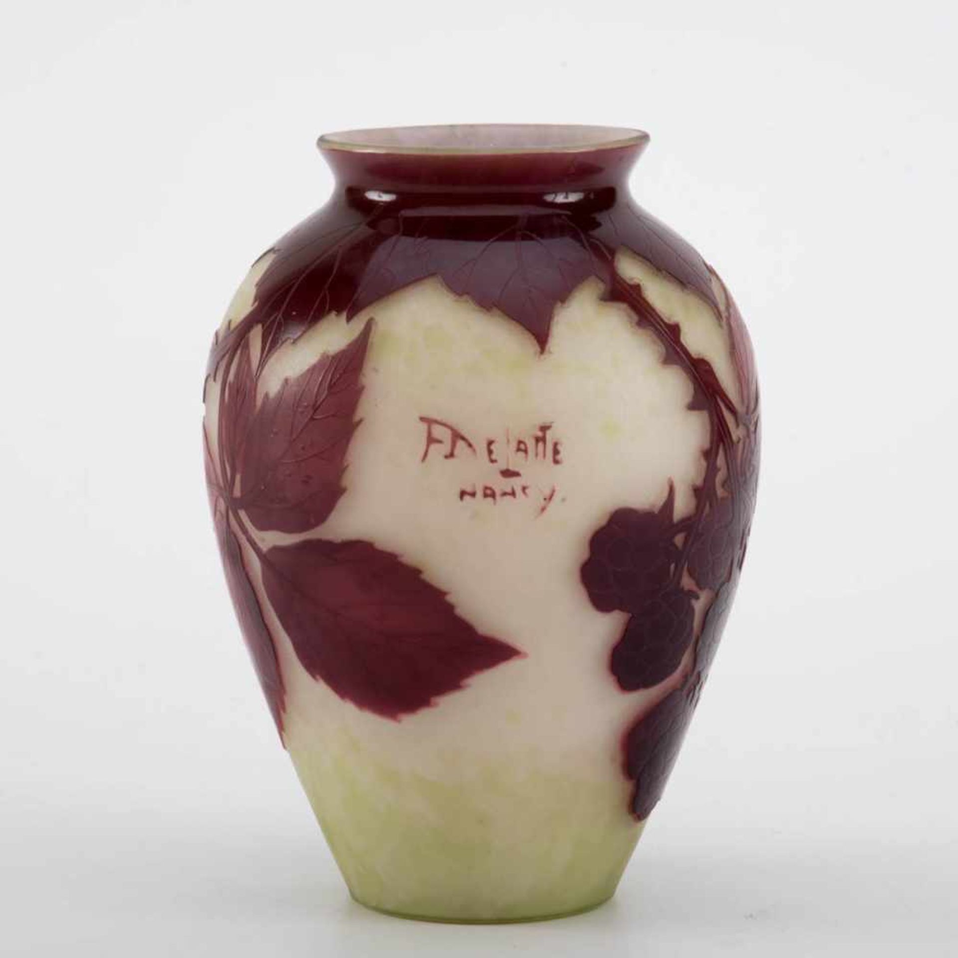 Delatte, Nancy, Vase um 1920 Ovoider Korpus. Farbloses Glas mit hellgrün bis weißlich verlaufender - Image 2 of 2