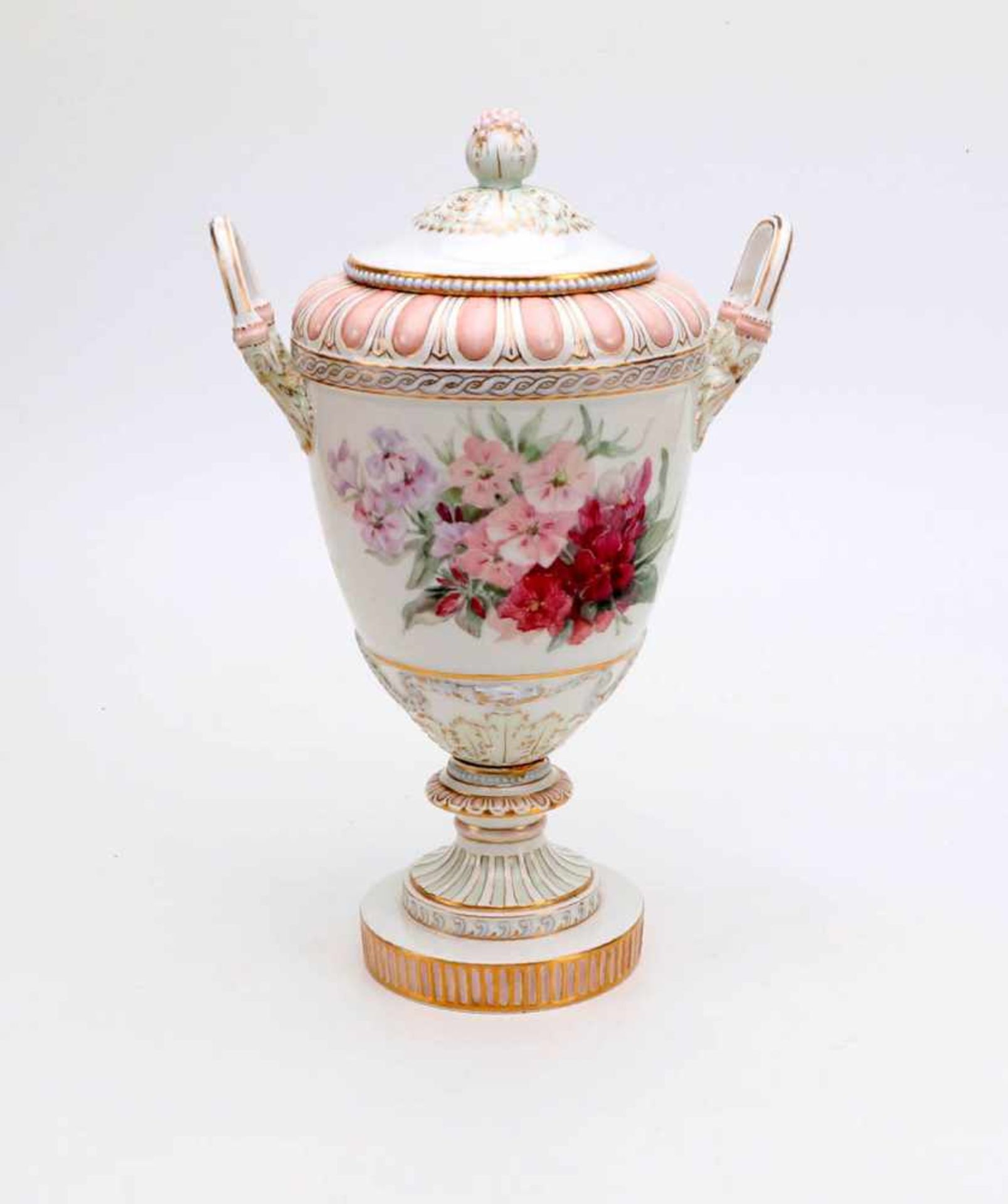 Hoffmann-Fallersleben , Luise (Weimar 1858-1928 ) Blumenmalerei auf Kratervase mit Deckel. Die - Bild 2 aus 3