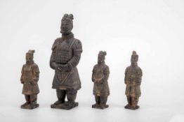4 Soldaten nach der Tonarmee, Lingtong Xi'an 3 kleine und 1 größere Figur Nachbildung nach der