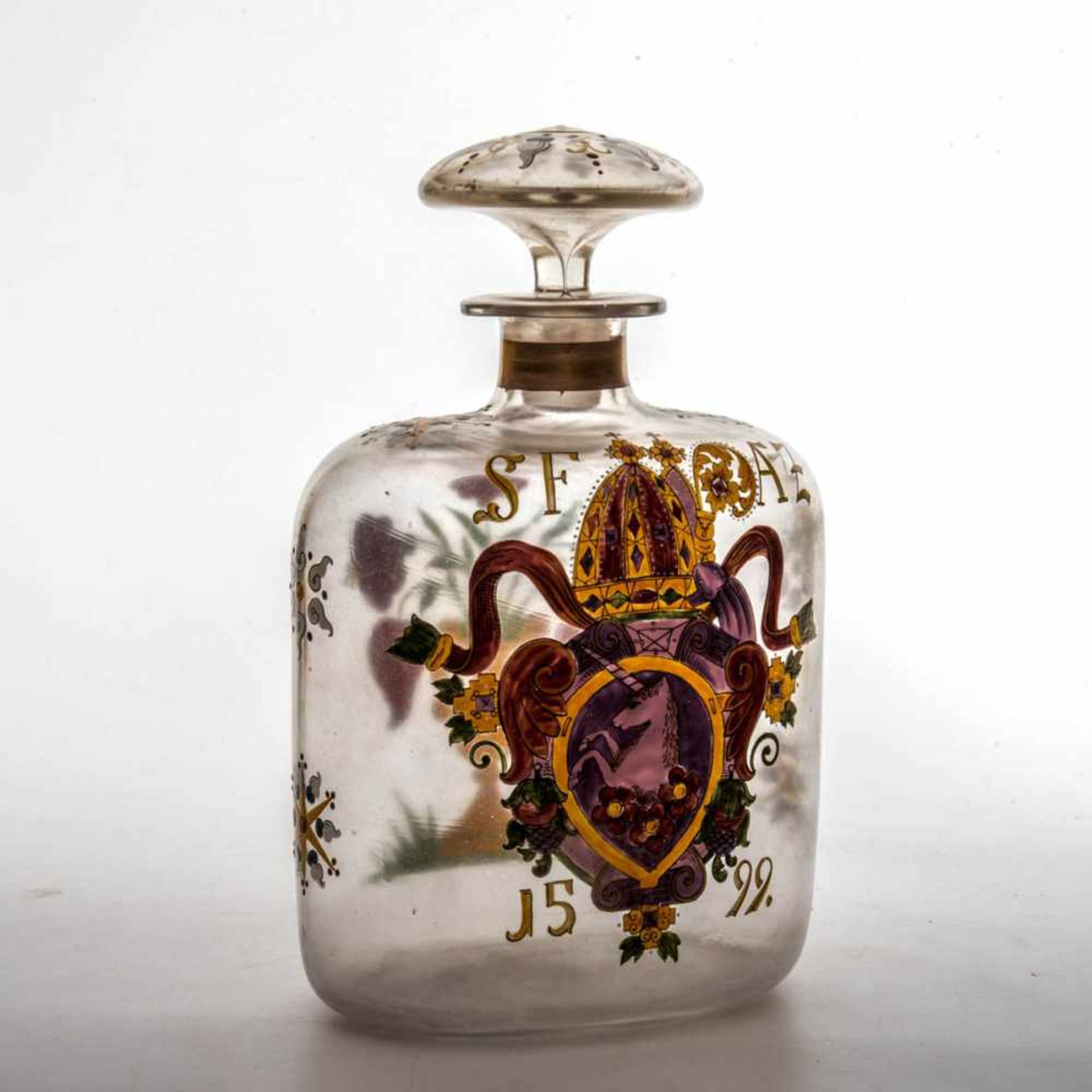 Karaffe, Historismus um 1890 Farbloses Glas. Ovaler Stand, Standunterseite mit ausgeschliffenem