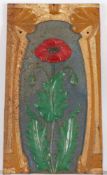 Relief- Wandtafel, Jugendstil. um 1900 Gusseisen polychrom bemalt mit einer großen roten Mohnblume