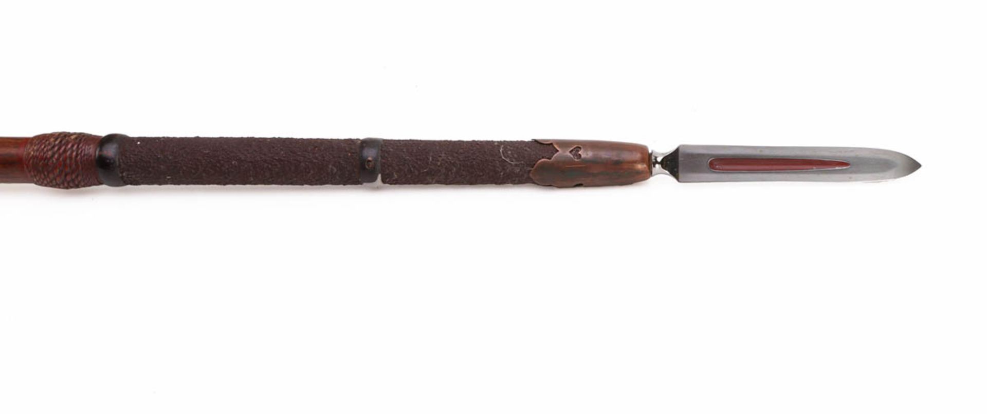 Kriegs-Yari, Japan Edo-Zeit 19. Jh. Pfeilförmige zweischneidige Klinge. Langer Holzgriff.