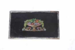Kleine OfenplatteGusseisen, mit Fruchtschale dekoriert. 28 x 49 cm.